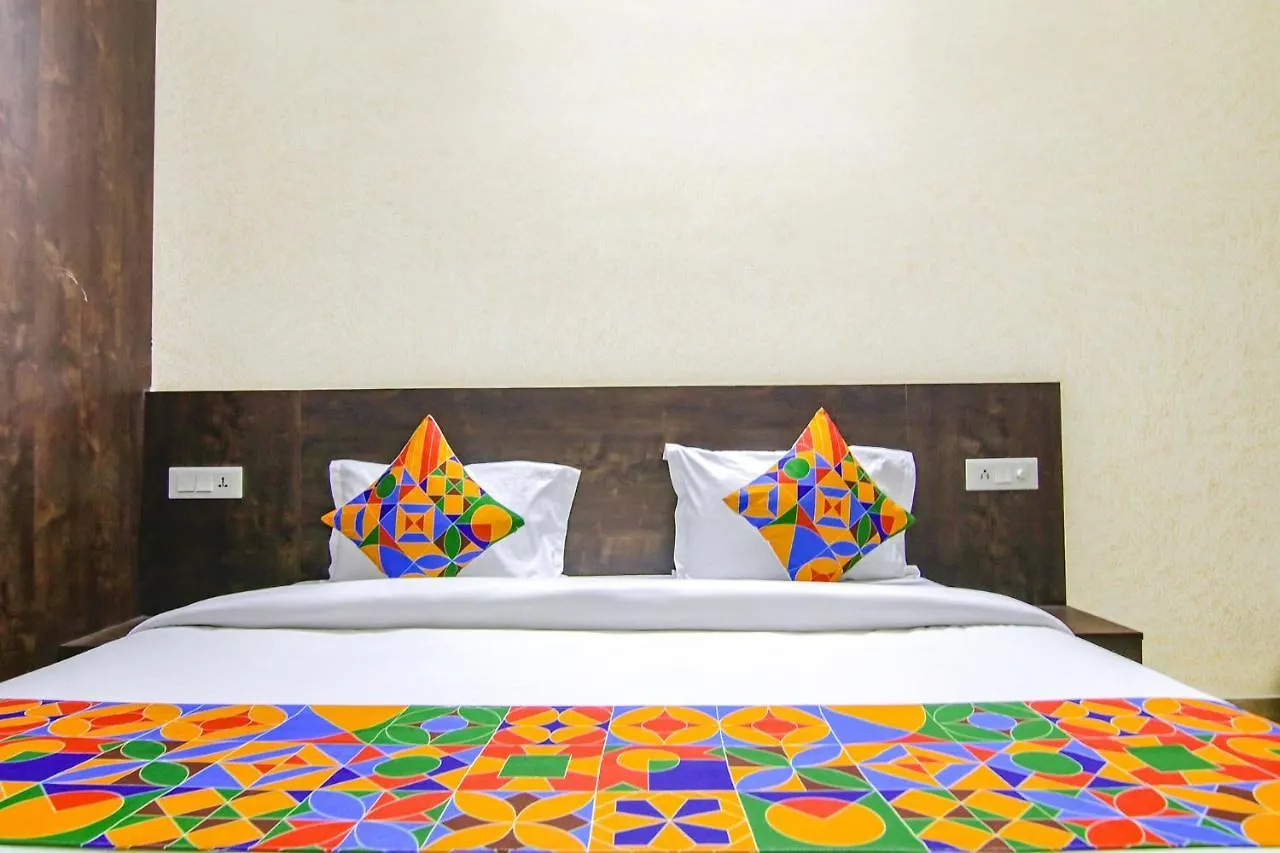 *** Hotel Fabhotel Water Vibe Gurgaon India