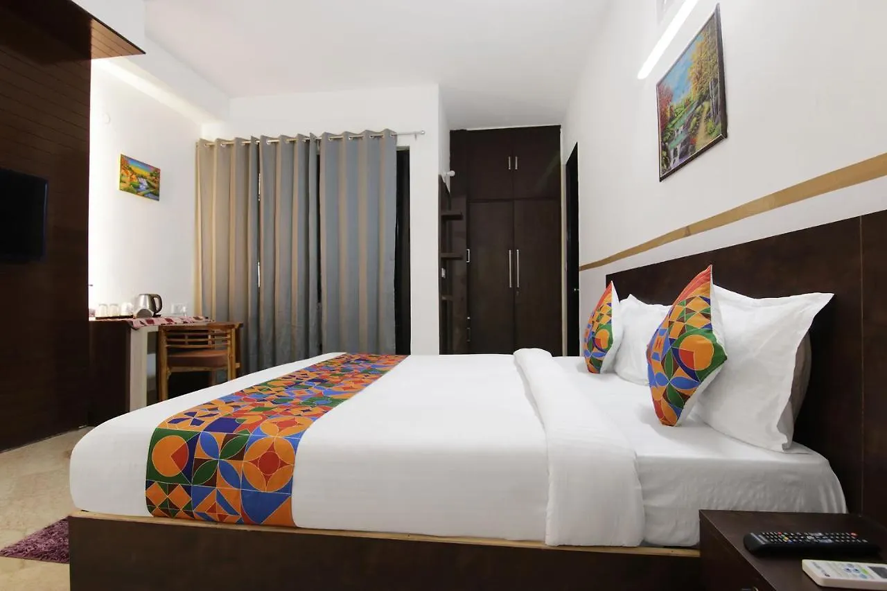 *** Hotel Fabhotel Water Vibe Gurgaon India